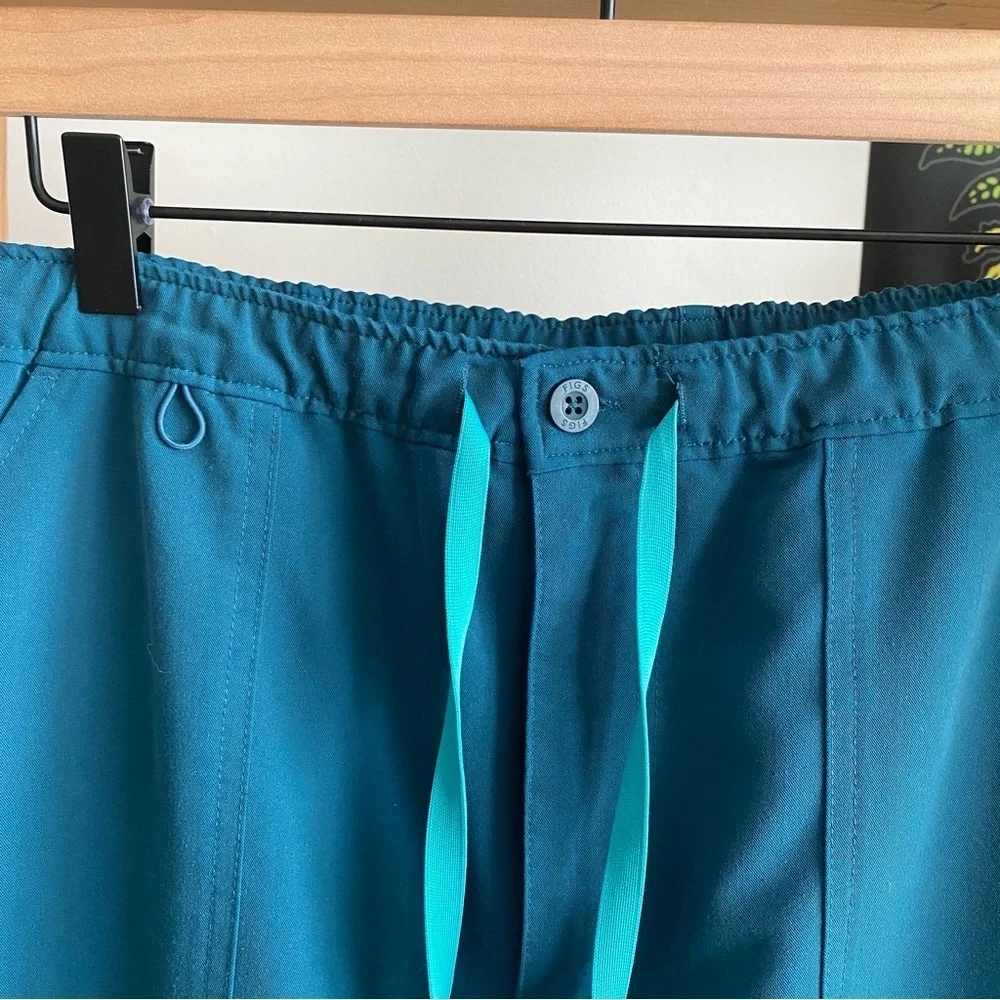 FIGS Teal Blue Cairo Cargo Scrub Pants XL Short